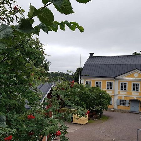Hotel Piispan Majatalo, Pieni Erillistalo à Porvoo Extérieur photo