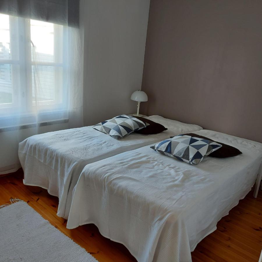 Hotel Piispan Majatalo, Pieni Erillistalo à Porvoo Extérieur photo